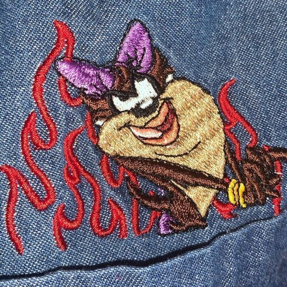 Tasmanian Devil Looney Tunes She-Devil Taz Flames Sleeveless Denim Button Top Wo - Picture 4 of 11